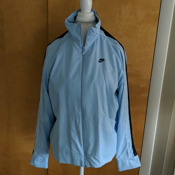 Nike jacket like new - Picture 2 of 4